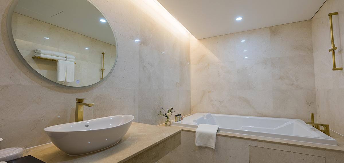 FINE SUITE ORIENTAL