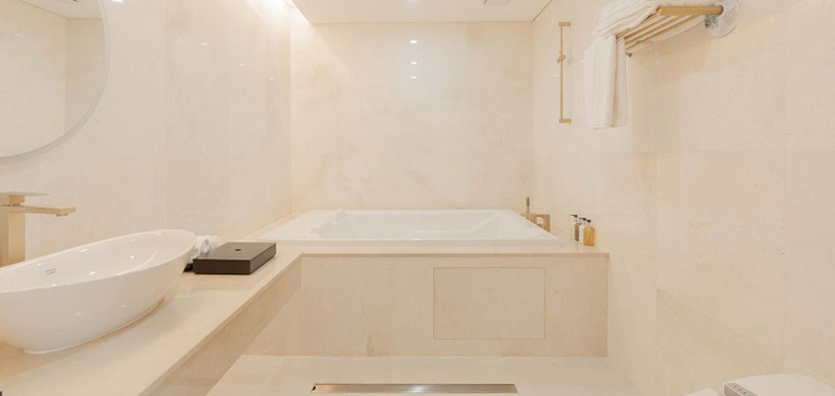 ROYAL SUITE