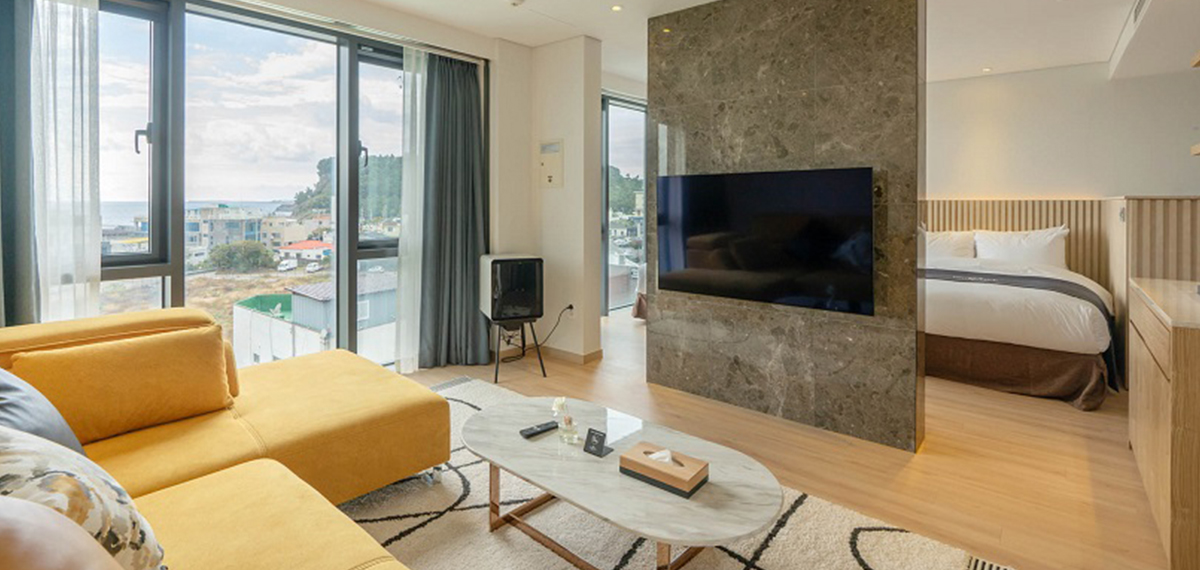 FINE STUDIO
