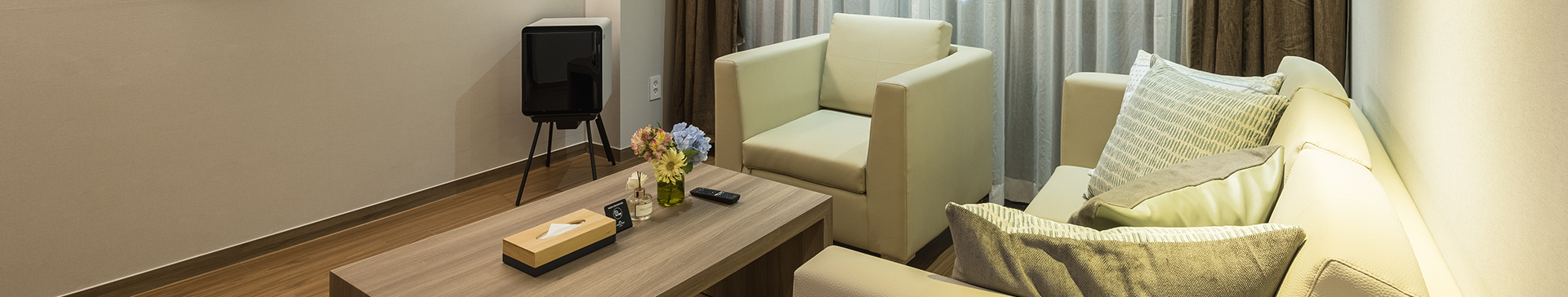JUNIOR SUITE