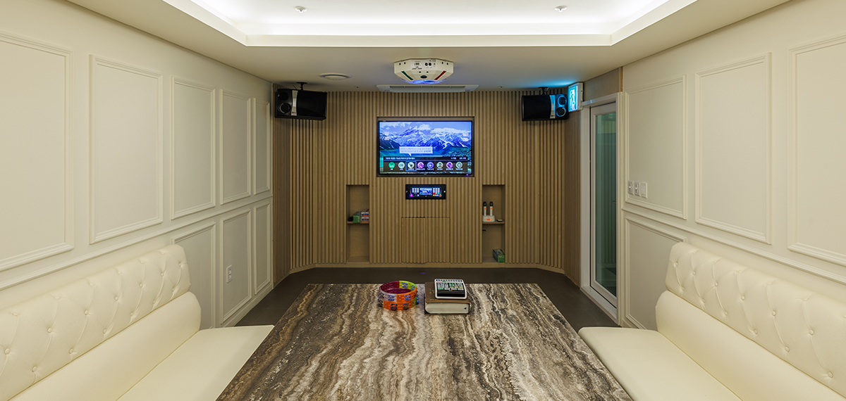 Singing Room